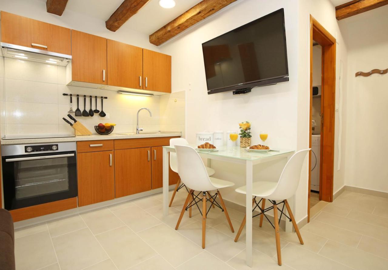 Tonka Apartment *